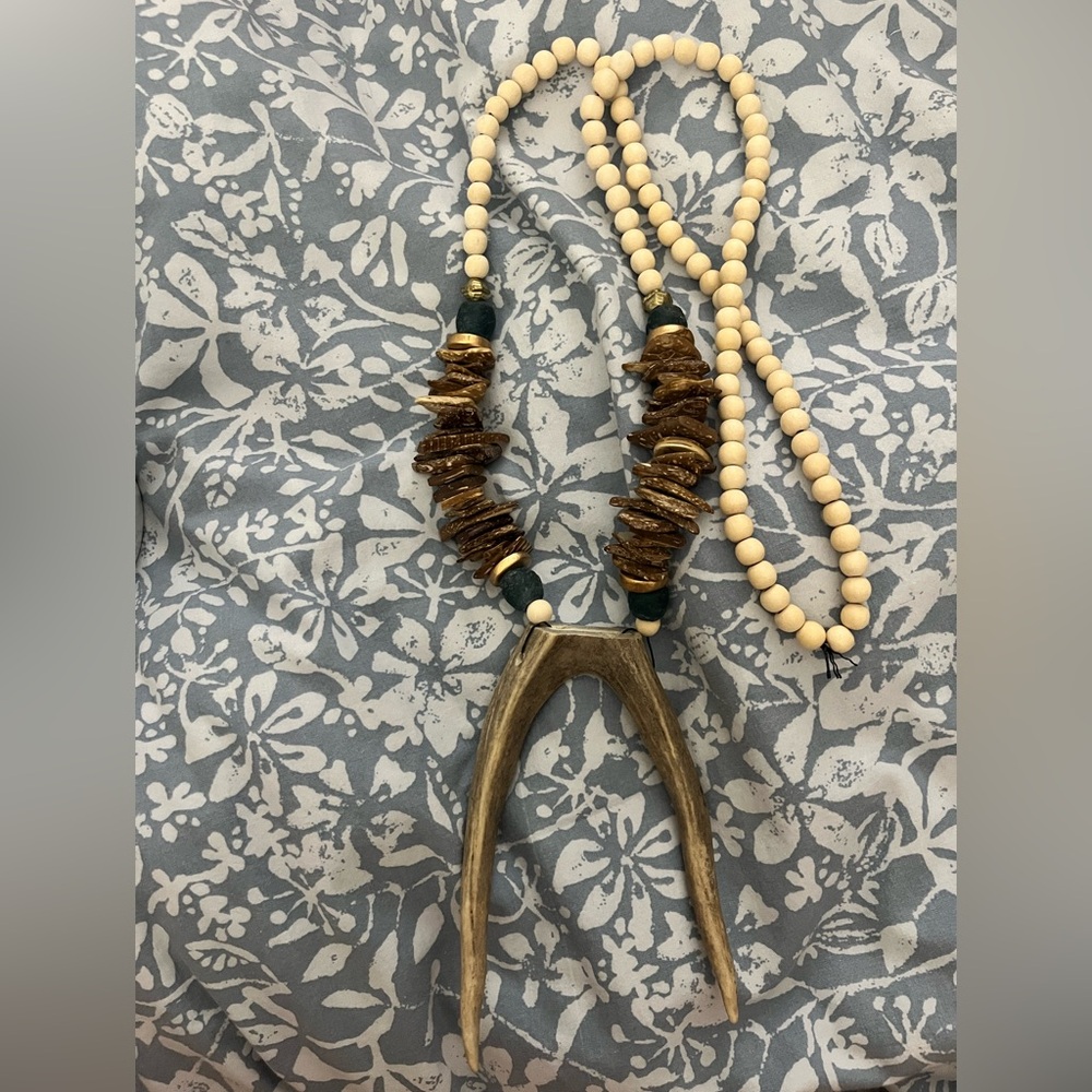 Statement necklace